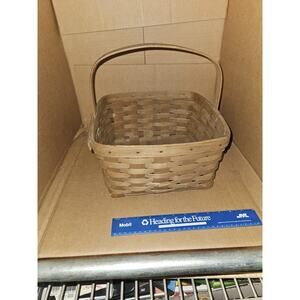 Longaberger C.G. 1983 LARGE Berry Square Basket with Swinging Handle
